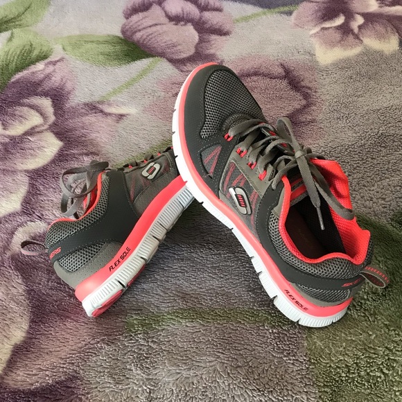 Skechers Women’s Spring Fever Sneaker Style 11727 - Picture 11 of 11